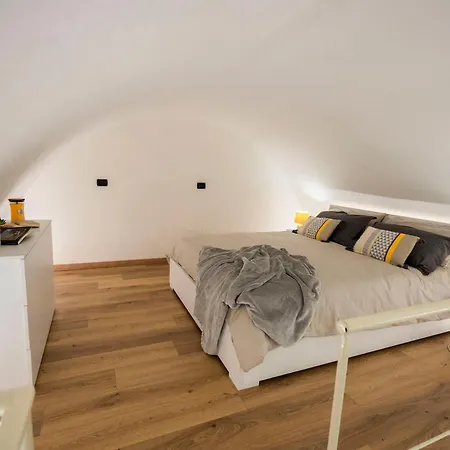 Perry Loft Laterza